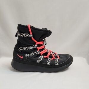 Nike Rosherun Sneaker Boots (Size 4Y)